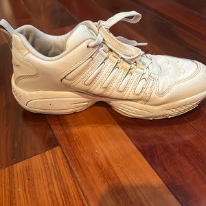 Women’s vintage K Swiss tennis shoes